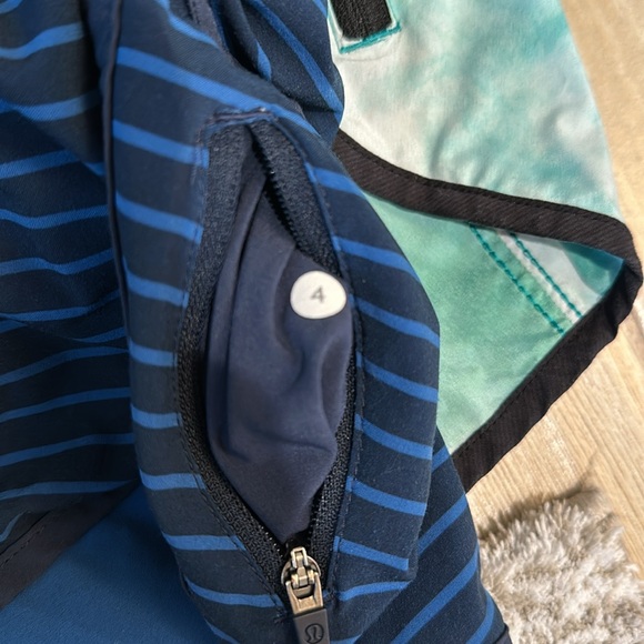 Lululemon Track Short Size 4 - Picture 7 of 8